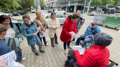 Проучване: На всеки 15 метра в центъра на София има пречка за хора с увреждания и родители с колички